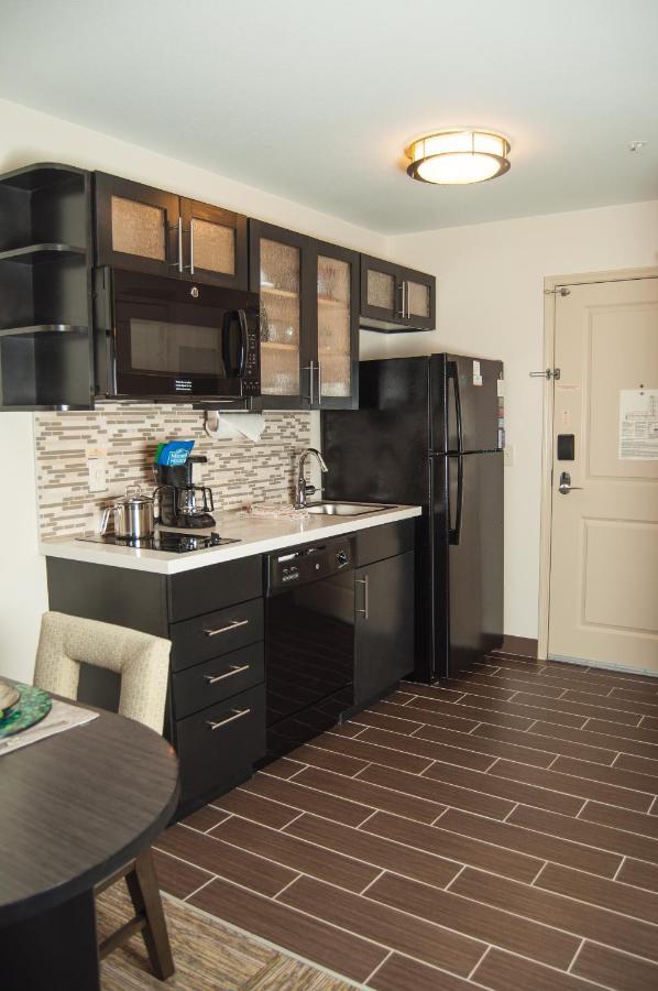 Candlewood Suites Fort Collins By Ihg Exterior photo